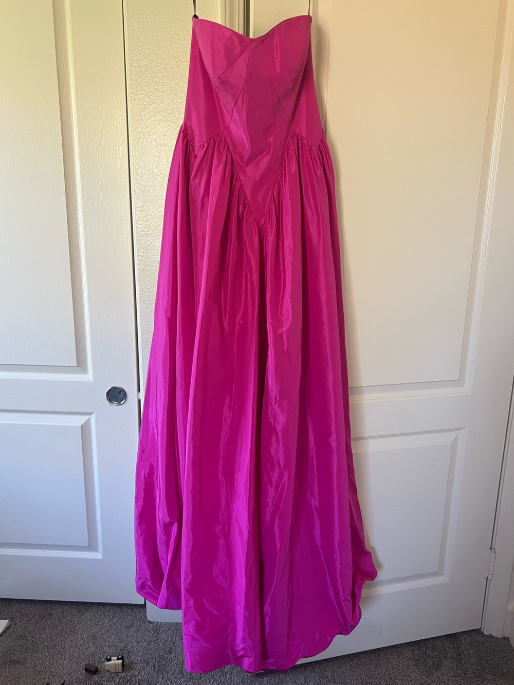 Zac Posen Strapless gown - Picture 2 of 5